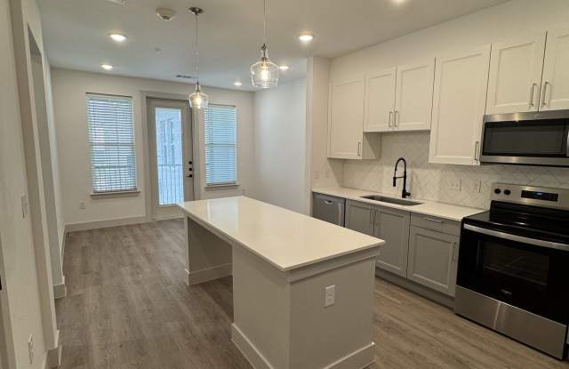 305 Laughlin Lane photos photos