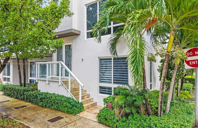 6611 NW 105th Pl photos photos