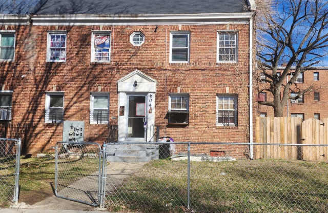 604 MELLON Street SE unit: 3 photos photos