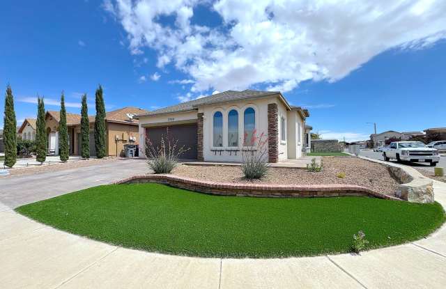 East El Paso 4 bed/2 Bath Refrig A/C Corner Home! photos photos