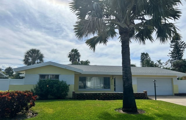 4200 49th Ave S - 4200 49th Avenue South, St. Petersburg, FL 33711