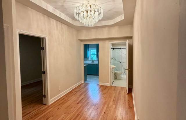 2 bedroom 1 bathroom renovated E Duffy Gallery 3