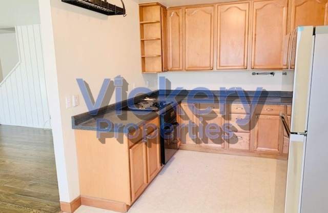 4225 Gladstone Drive Gallery 3