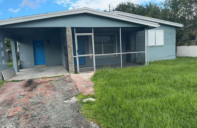 3761 NW 9th St photos photos