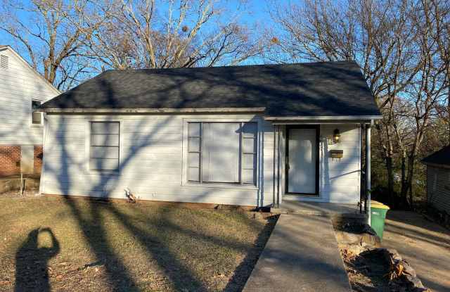 2 Bed 1 Bath with Large backyard photos photos