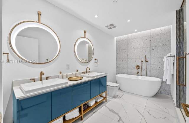 2678 Tigertail Avenue Gallery 4