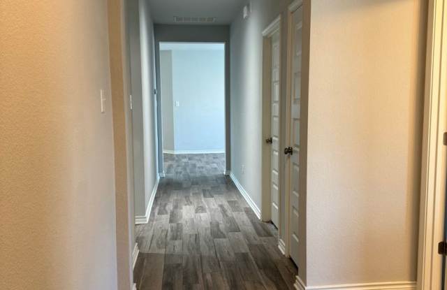332 McLintock Jarrell, TX Gallery 3