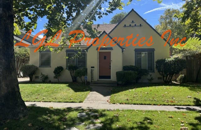 2787 19th Street 95818. Land Park 2 Bedroom 1 Bath On Tree Lined Street @ Markham & Land Park Dr. Gallery 3