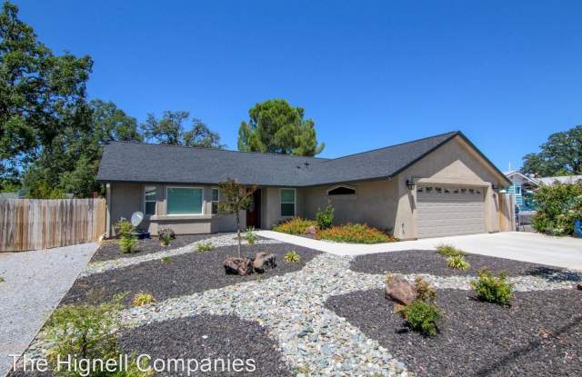 1020 Deodar Way - 1020 Deodar Way, Redding, CA 96003