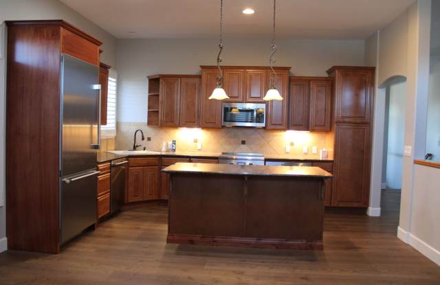 Gorgeous Three Bedroom Home in Windsor Gallery 4
