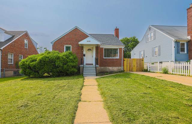 5319 Plainfield Avenue photos photos