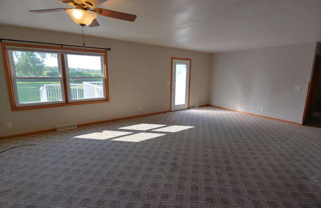 1621 Carlson Pl Gallery 2