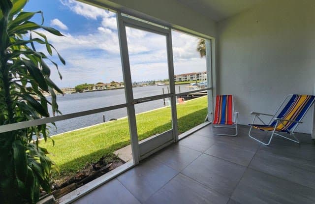 412 Northlake Court - 412 Northlake Court, North Palm Beach, FL 33408