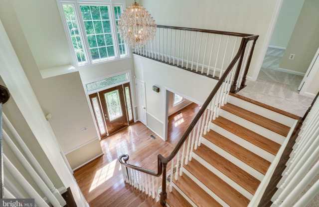 7610 OLD OX ROAD Gallery 4