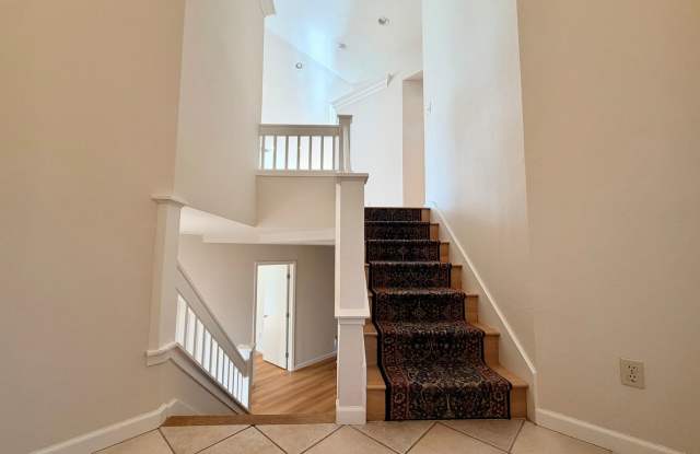 Spacious 4BR Martinez Home with Vaulted Great Room, Deck, and Community Pool & Tennis | 504 Westaire Blvd Gallery 3
