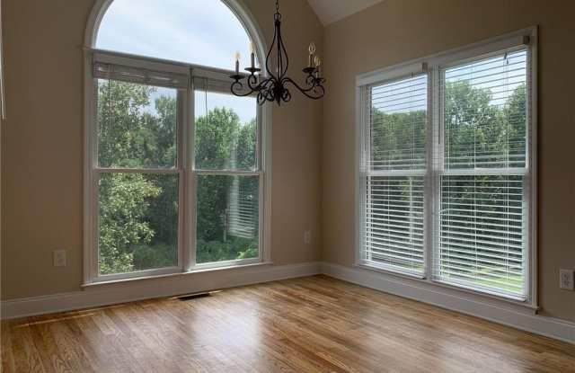 9005 Forest Path Drive Gallery 4