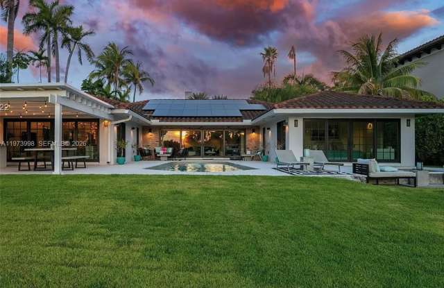 524 Oleander Dr photos photos