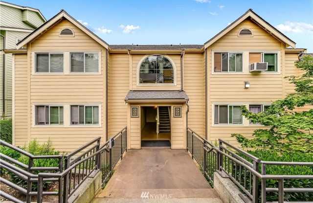 Bellevue - Spacious 2 Bedroom / 2 Bath Corner Condo Unit C1 **Pool and Gym!** photos photos Bellevue - Spacious 2 Bedroom / 2 Bath Corner Condo Unit C1 **Pool and Gym!** photos photos
