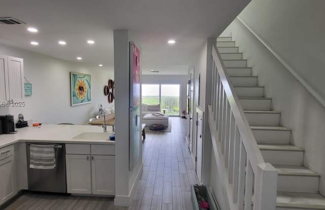 1550 S Ocean Dr Gallery 3