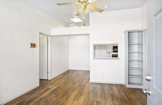1000 Rambling Oaks - 6 Gallery 3