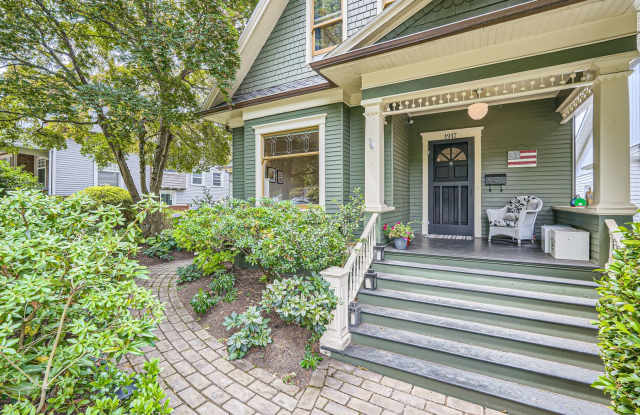 Queen Anne Home photos photos