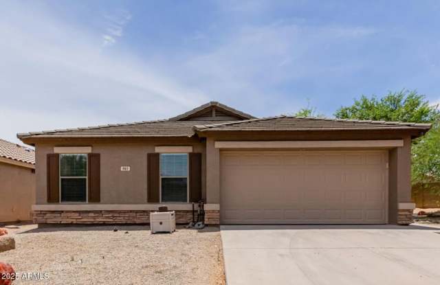 Welcome to your perfect 3 Bedroom plus a Den home with great community amenities!! photos photos