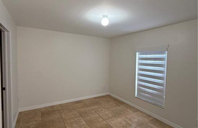 372 Carrillon Avenue S Gallery 3
