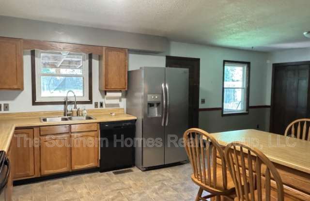 1305 Ridgeway Circle Gallery 3