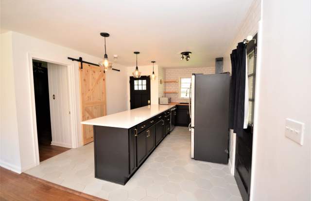 1009 North Hills Drive Gallery 4