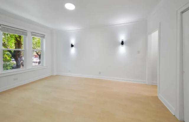 5038-5041 North Sheridan Rd. photos photos