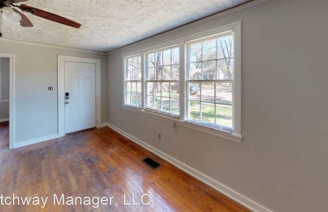 4851 Maplewood Gallery 4