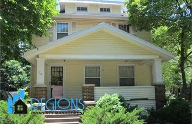 Beautiful 3BR 2 bath house in Normal. Corner lot. - 710 South Fell Avenue, Normal, IL 61761