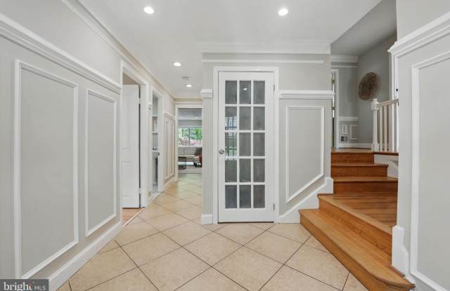 8121 BRIAR CREEK Drive Gallery 4