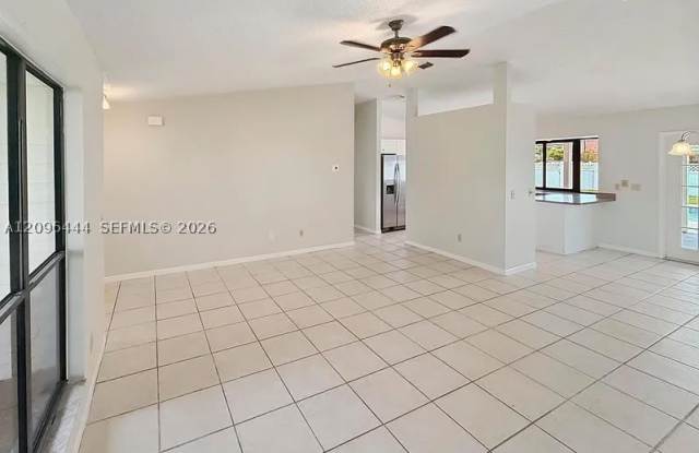 2302 SW Fern cir Gallery 4