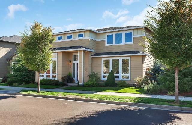 Bright  Inviting 3-Bedroom Hillsboro Retreat with Gas Fireplace, Walk-In Pantry, and Lush Backyard! photos photos