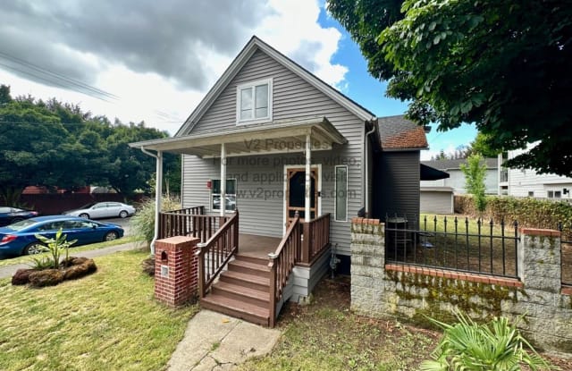 36 NE Skidmore St - 36 Northeast Skidmore Street, Portland, OR 97217