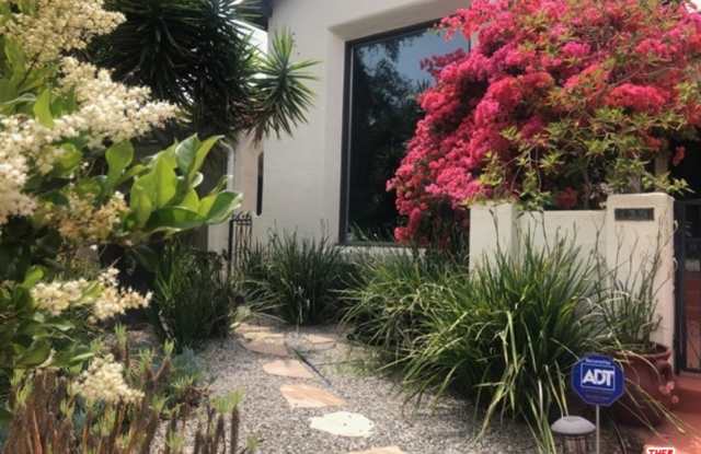 139 S CRESCENT HEIGHTS Gallery 4