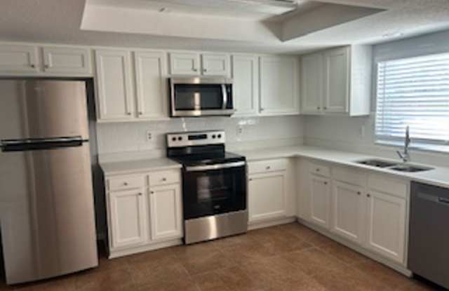 Beautiful 3/2 Available now! photos photos