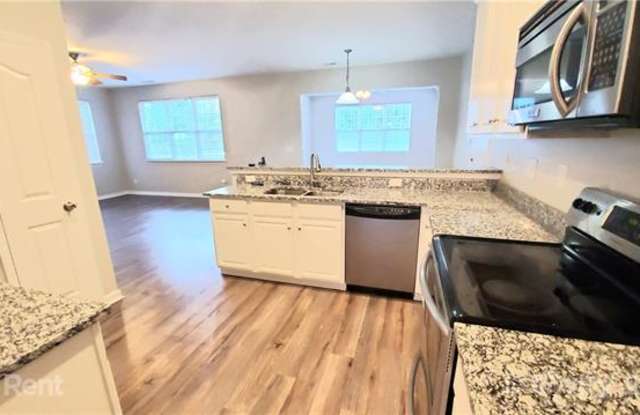 14427 Laurel Tree Lane Gallery 3
