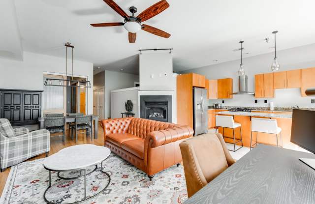 Vintage Charm - Church Hill Condo - The Reserve - Bring your clothes and move in! - 9 North 25th Street, Richmond, VA 23223