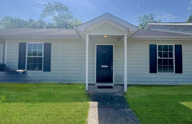 Beautiful 3-Bedroom Home with Spacious Yard and Modern Upgrades - Move in by 10/15/24 and get $100 GC - 592 Elle's Way, Griffin, GA 30223
