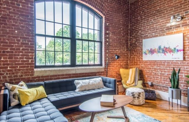 The Hudson Gallery 3