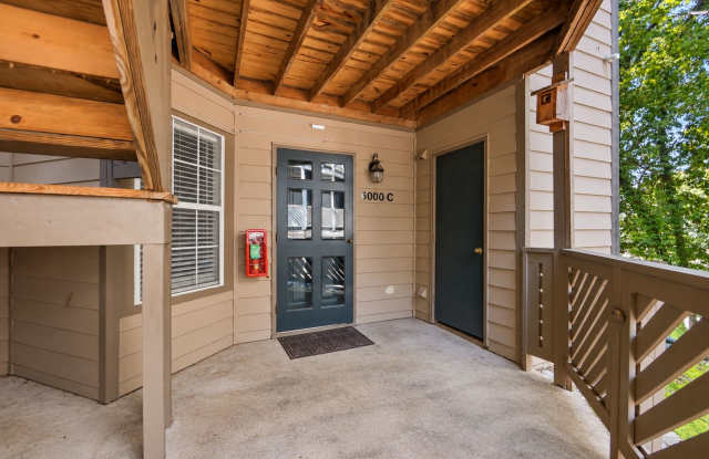 2-Bedroom Condo on the Sugar Creek Greenway! Gallery 3