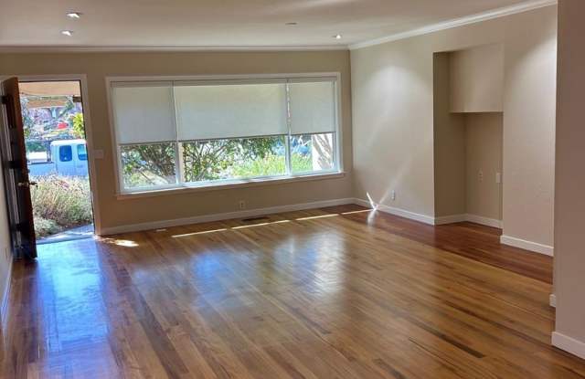 Spacious home located in Friendly Acres Gallery 3