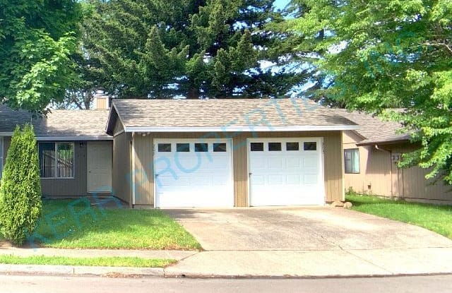 205 Southeast Sweetbriar Lane - 205 Southeast Sweetbriar Lane, Troutdale, OR 97060