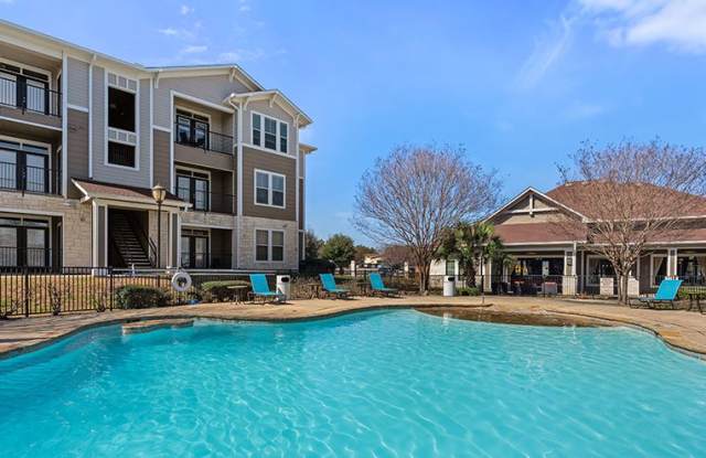 Parkway Grande Apartment Homes Gallery 3