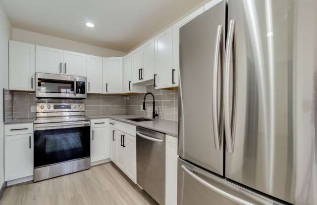 Two Bedroom in Old Town Scottsdale - Sparking Pool! - 3107 North 69th Place, Scottsdale, AZ 85251