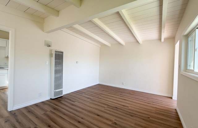 15627-15629 Freeman Avenue Gallery 4