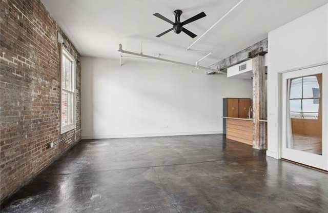 900 S PETERS Street Gallery 2