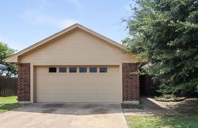 400 Partridge Circle - 400 Partridge Circle, DeSoto, TX 75115